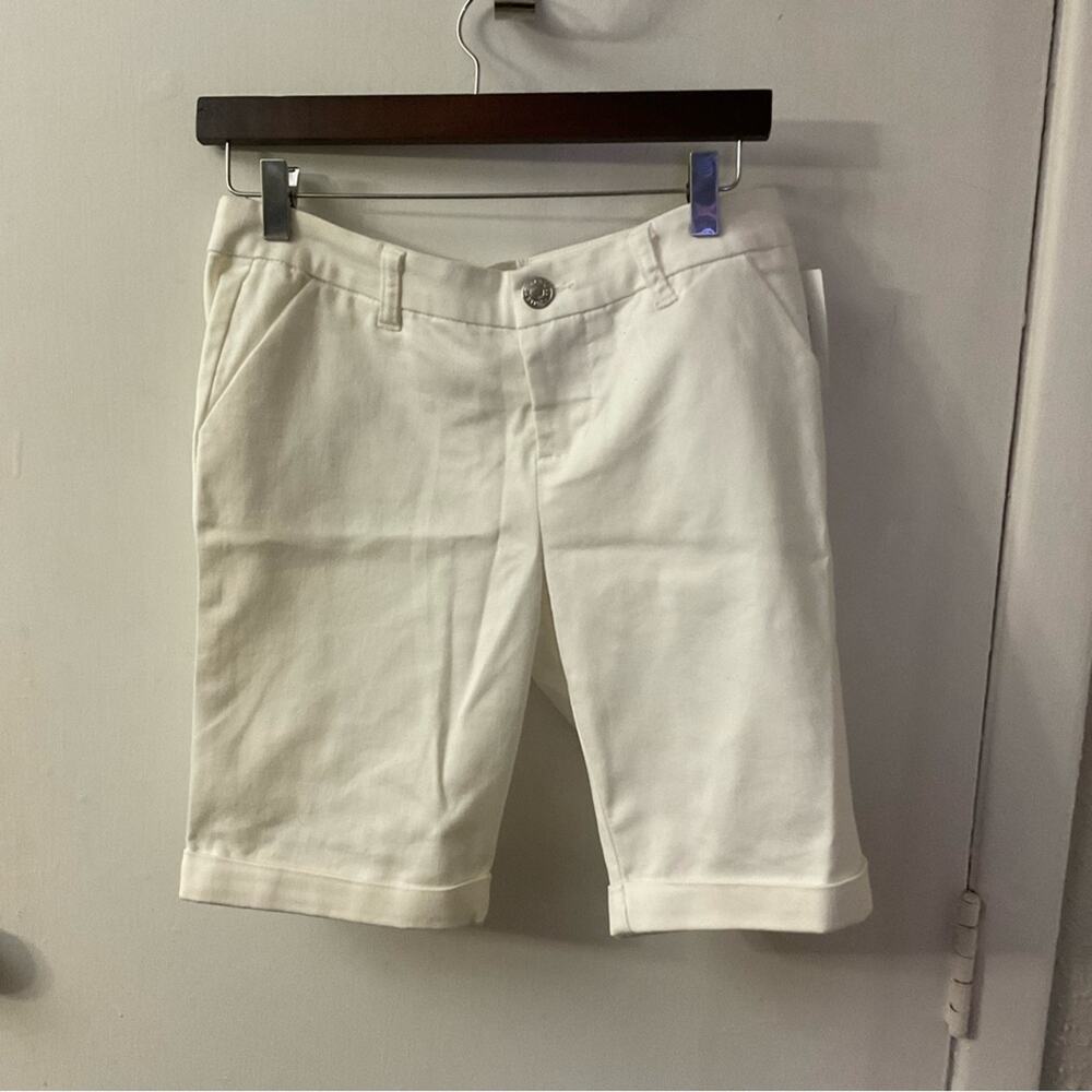 Celebrity Pink White Bermuda Shorts 9 NEW Nautical Classic Preppy Summer Casual